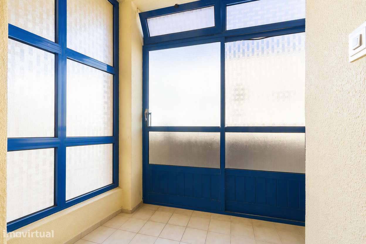 Apartamento T3 Duplex para remodelar em Alverca-14