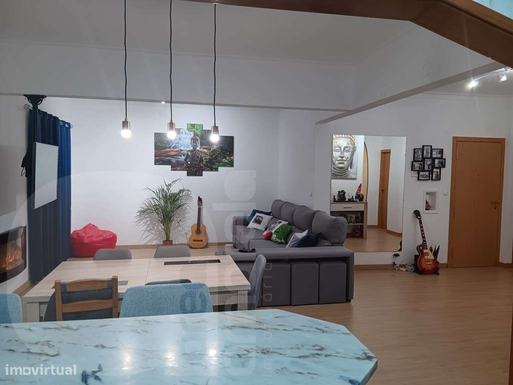 Apartamento T3 remodelado no Feijó - Grande imagem: 2/18