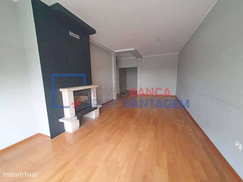 APARTAMENTO T3 - ÁGUAS SANTAS (MOSTEIRO) - Grande imagem: 2/8