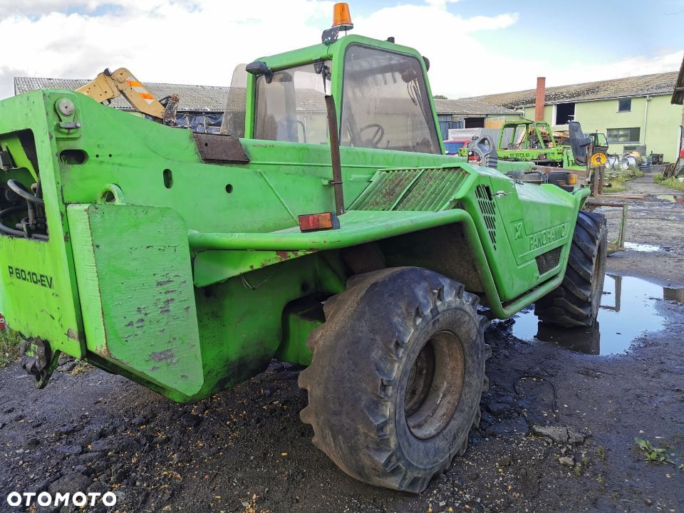 Merlo P 60.10  Obudowa filtra paliwa - 11