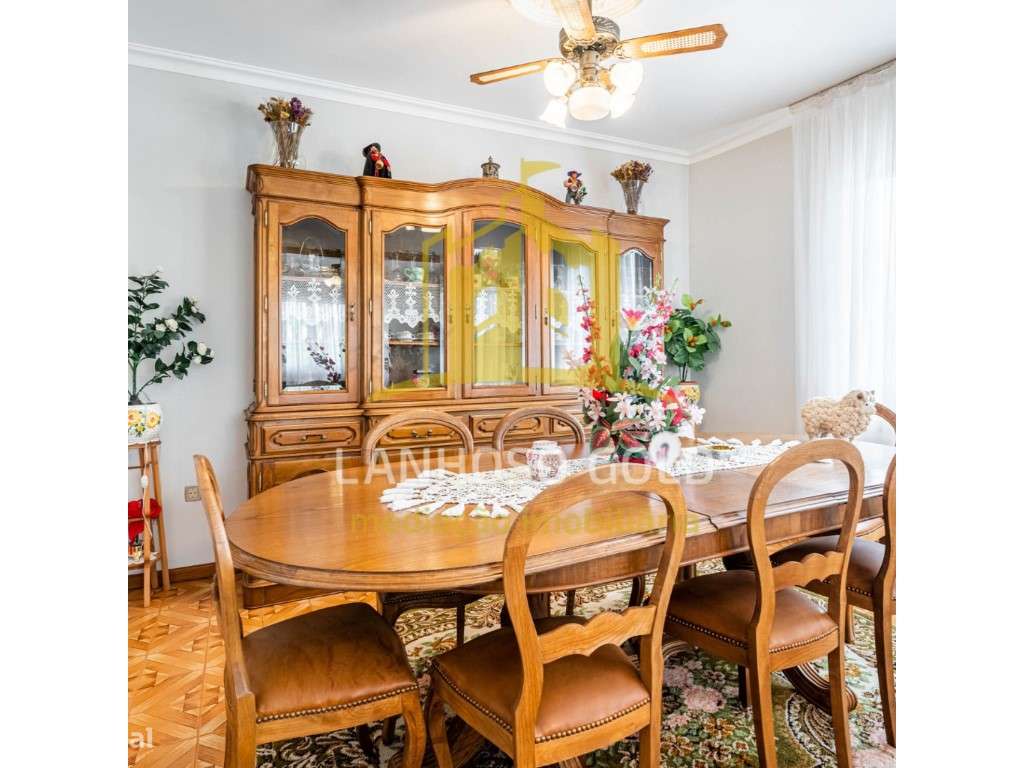 Moradia Bi Familiar - Grande imagem: 3/31