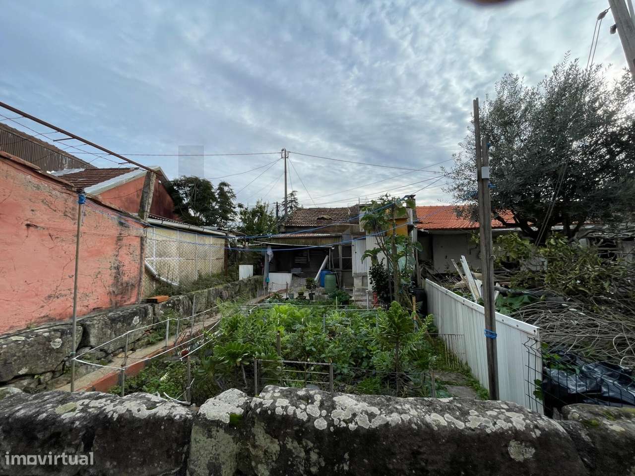 Moradia para remodelar com jardim em Valbom, Gondomar - Grande imagem: 5/15