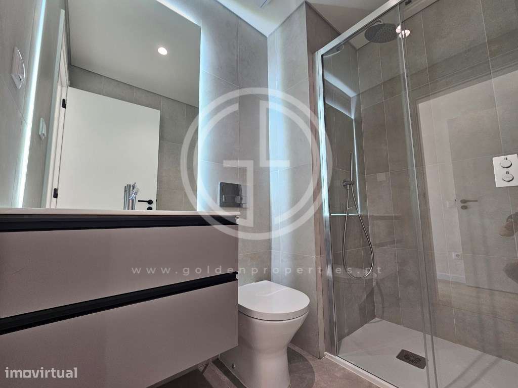 Moradias em Banda T4 em Montenegro, Faro-12