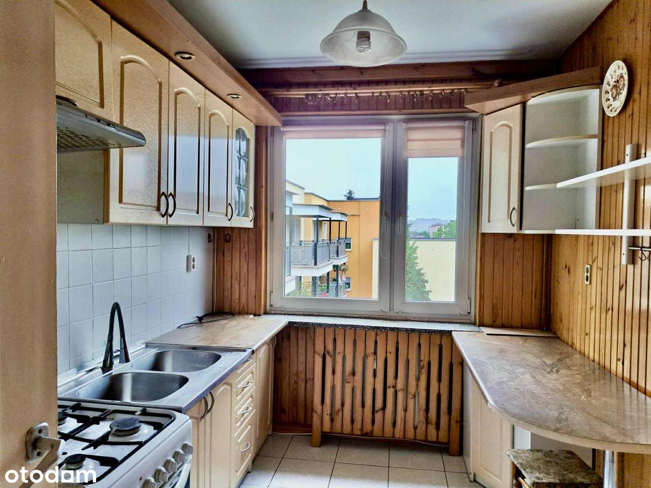 Sprzedam 4 pokojowe mieszkanie do remontu - Pełny obrazek: 1/11