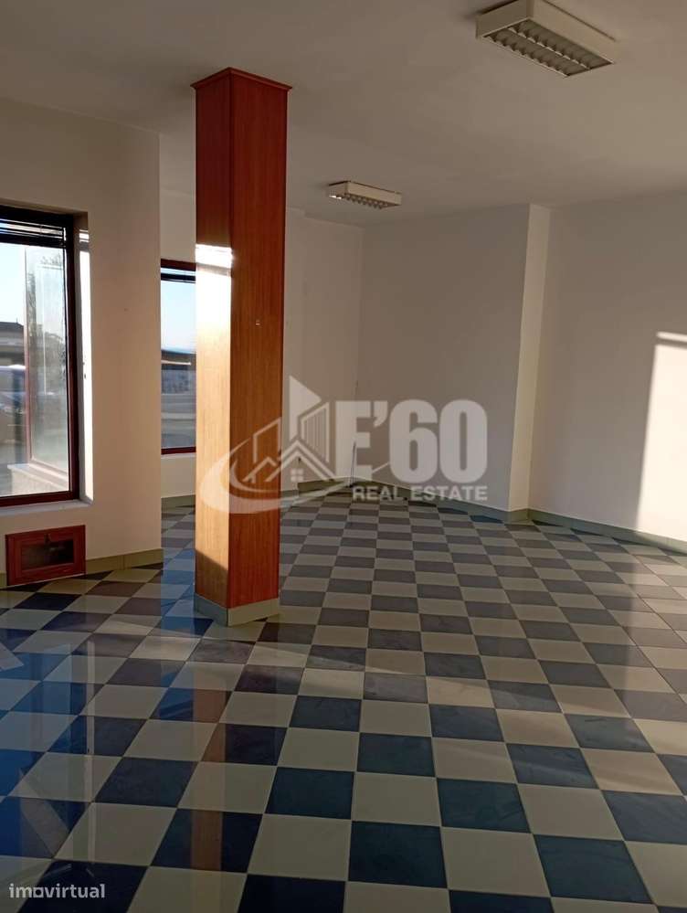 LOJA EM ESMORIZ - Grande imagem: 3/11