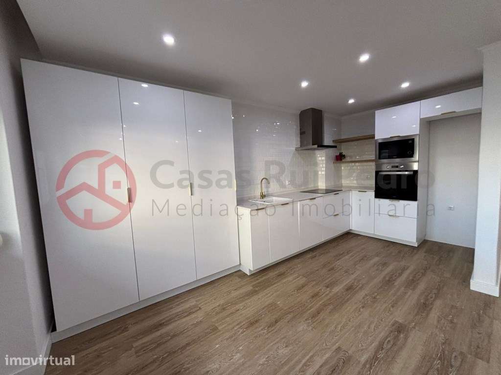 Apartamento T3 totalmente remodelado, prédio com elevador em Cacilh... - Grande imagem: 4/49