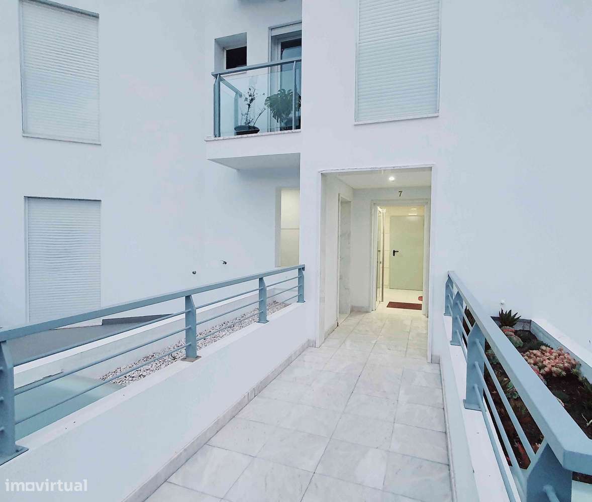 Apartamento t2+2 com terraço panoramico e gragem - Grande imagem: 4/22