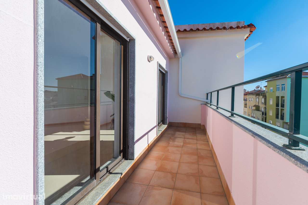 Apartamento T2 na Quinta do Conde com areas de 136m2-12