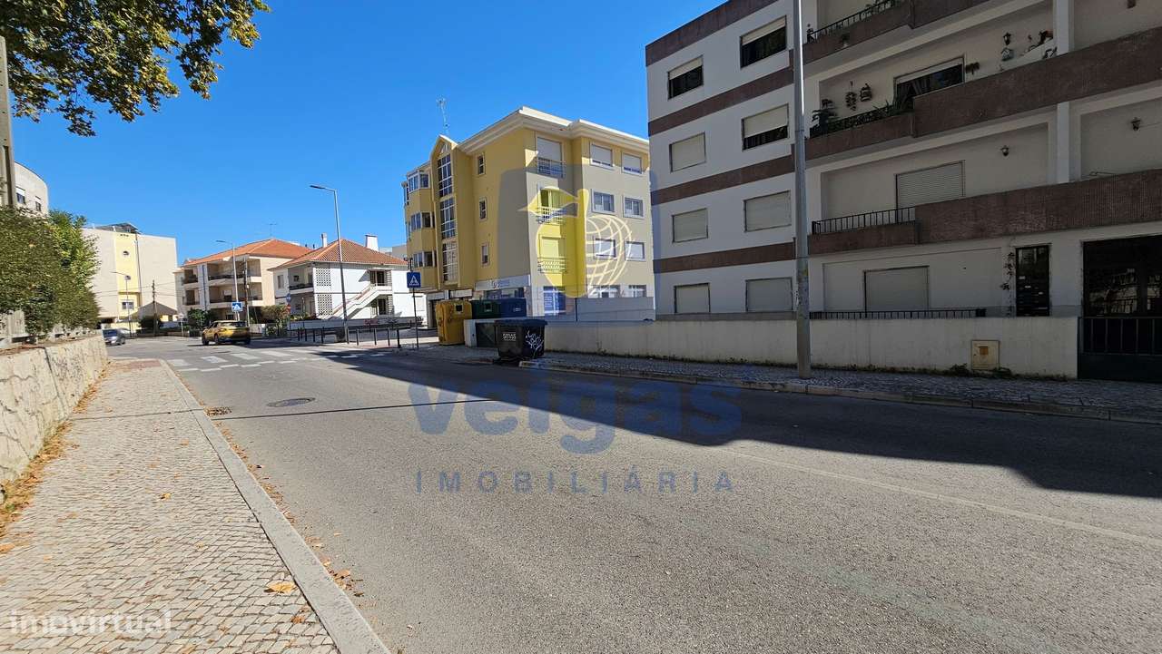 Apartamento T4 com 3 WC e Estacionamento-32