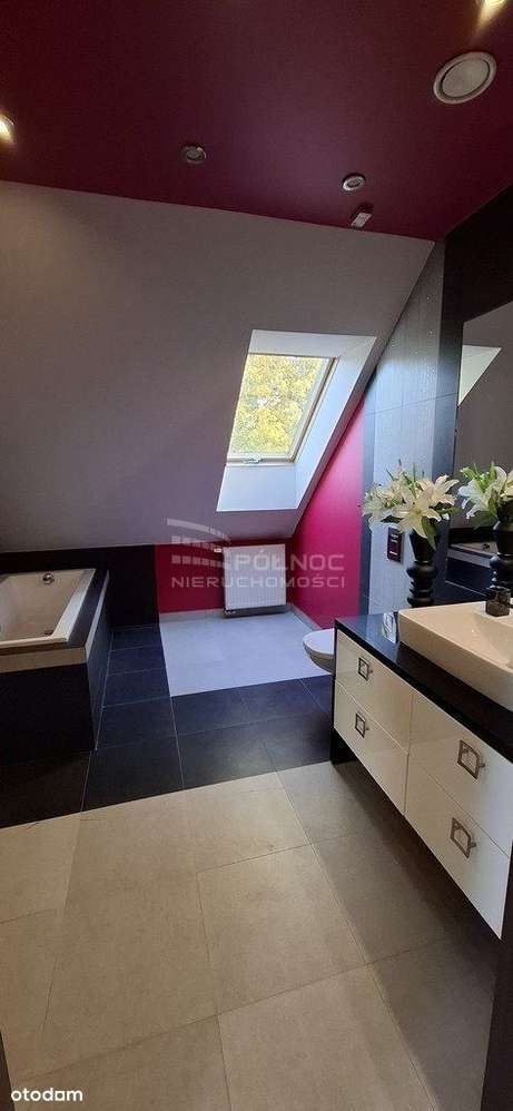 Dom parterowy z zaadaptowanym poddaszem-13