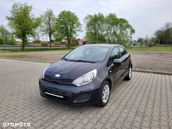 Kia Rio - 4