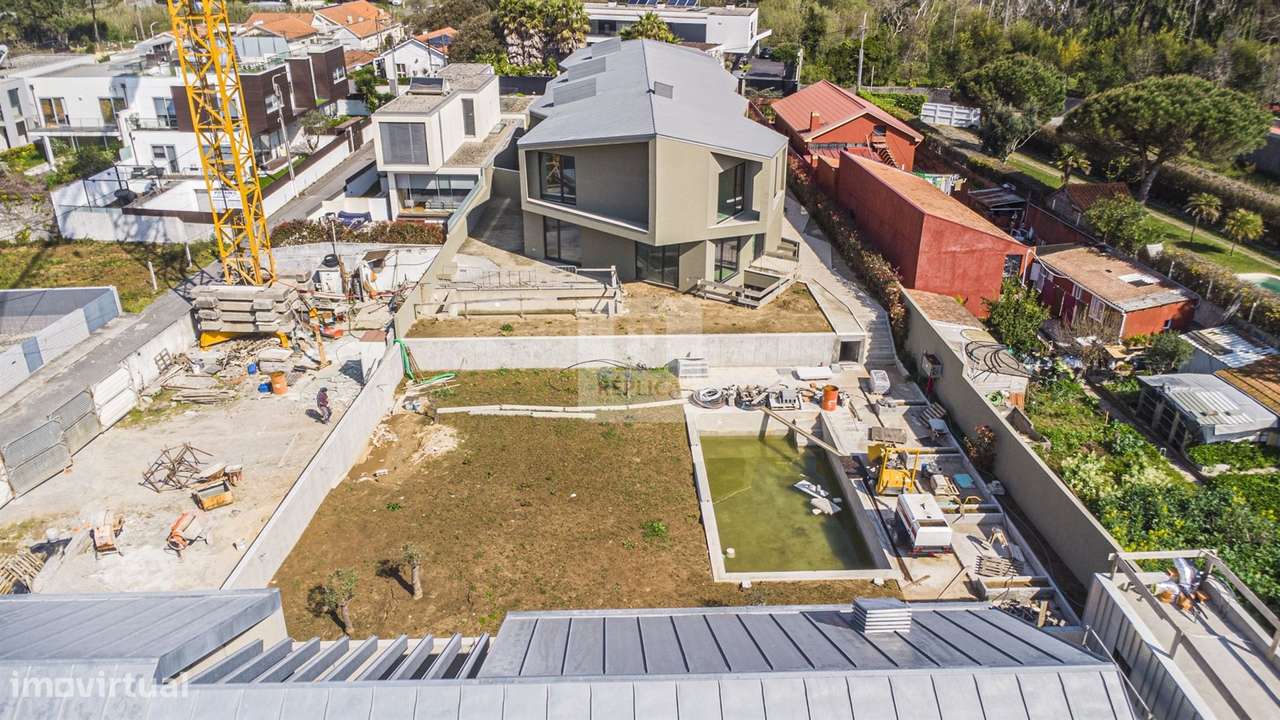 Moradia T3+1 em Canidelo a escassos metros da linha de mar-47