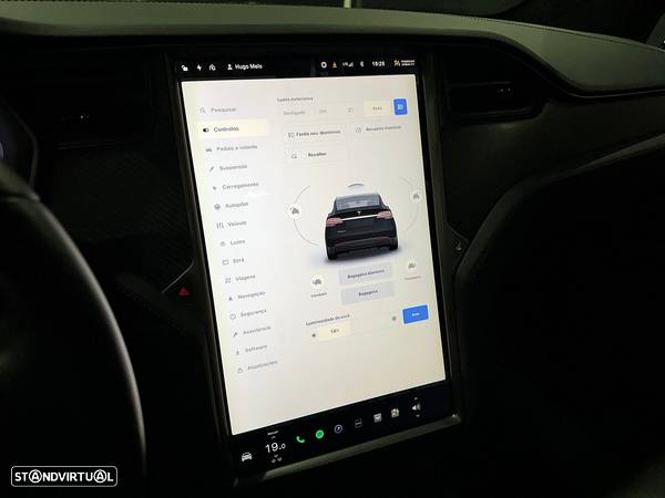 Tesla Model X 100D - 21