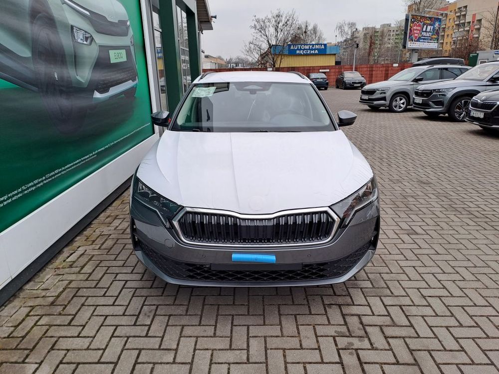 SKODA OCTAVIA 1.5 TSI 150KM DSG mHEV EDITION 130 ESSENCE, dostępna od ręki