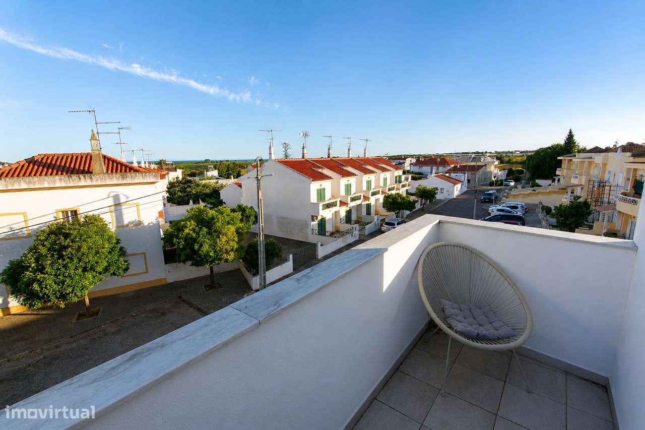 Apartamento T0+2 duplex mobilado e equipado na Manta Rota, Algarve-17