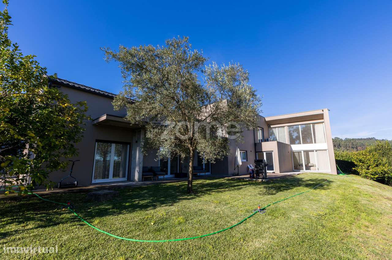 Luxo, privacidade e tecnologia - T4+1 Premium em Guimarães-35