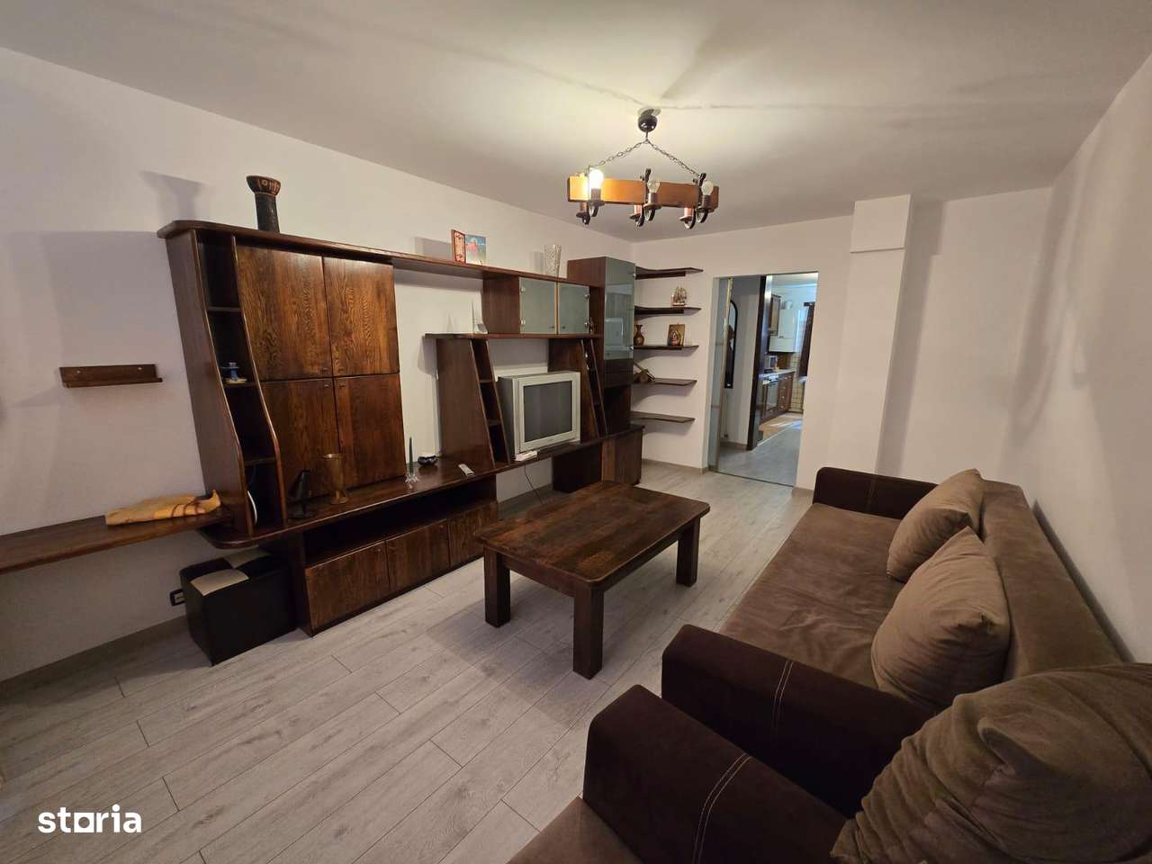 Vând apartament 3 camere decomandat situat în zona Strand - Imagine principală: 2/8