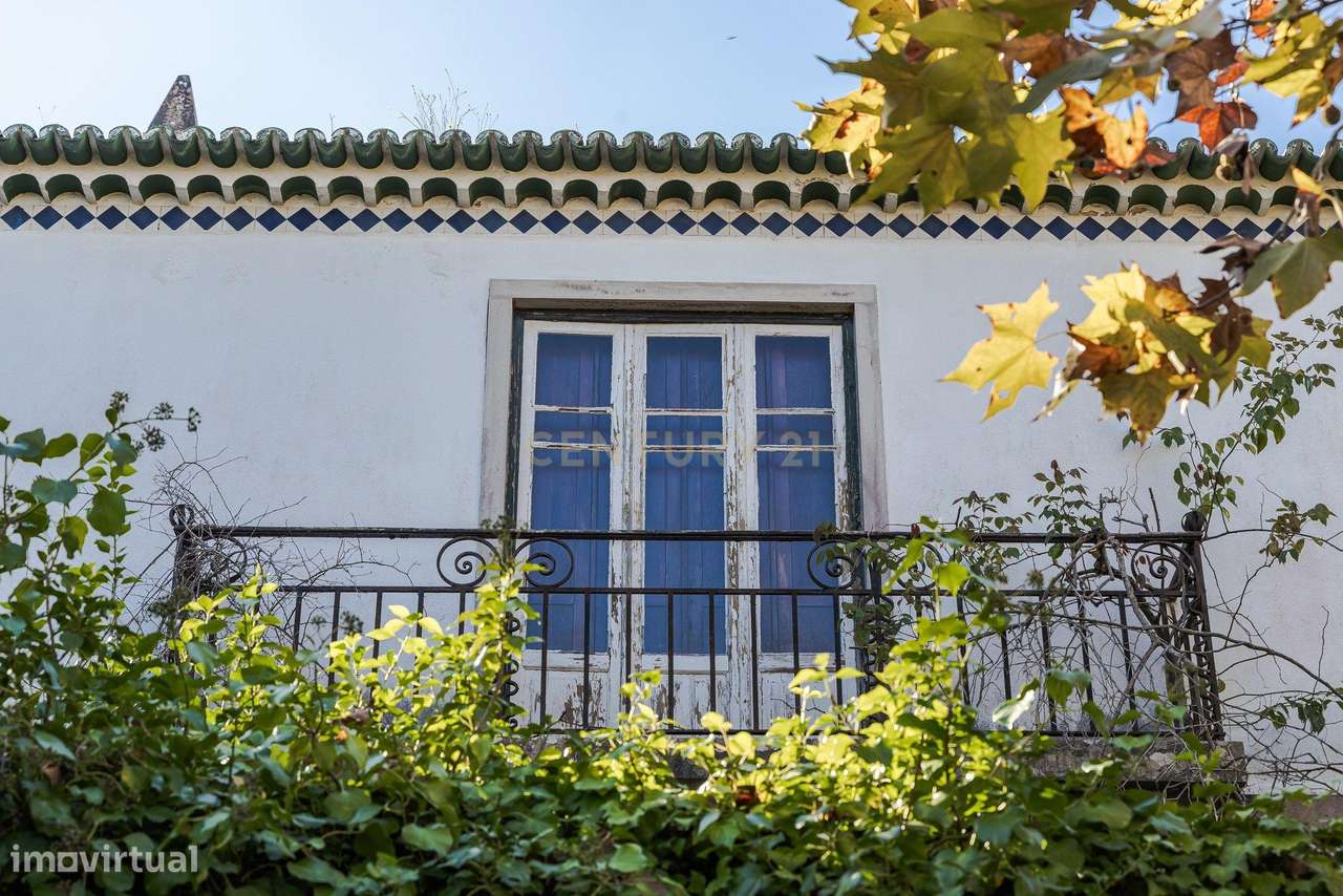 Palacete com 5 Quartos no Coração de Sintra-10