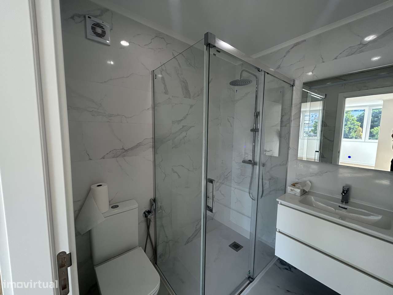 Apartamento T1, totalmente remodelado, em Forte da Casa!-14