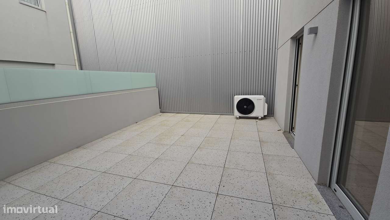 APARTAMENTO T2 NOVO COM TERRAÇO NO CORAÇÃO DE BRAGA-12