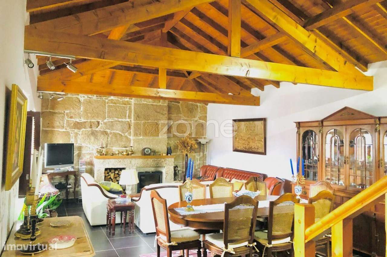 Moradia em Pedra Semi-Nova | Pronta a Habitar | Centro de Vidago - Grande imagem: 2/23