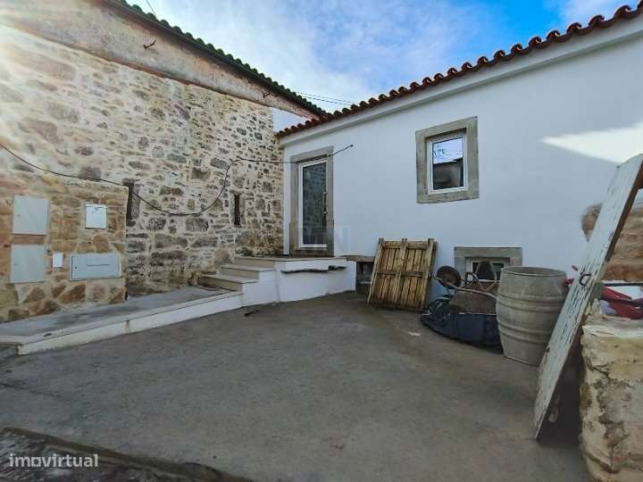 Moradia T3  junto a Condeixa-2