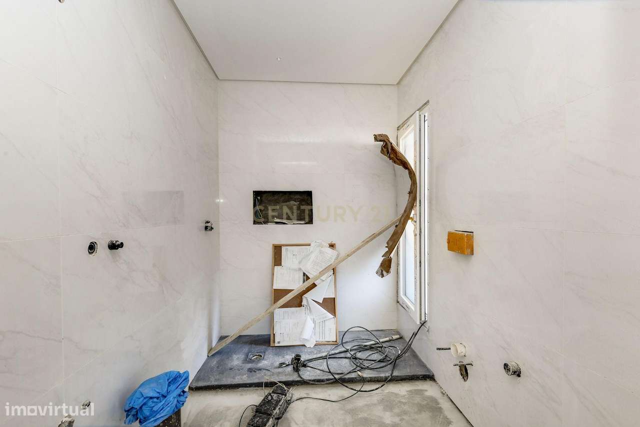 Moradia T4 com piscina em Caneças-28