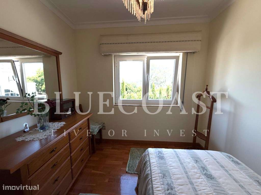 Moradia V4 com 3 Pisos - Espaço e Conforto-37