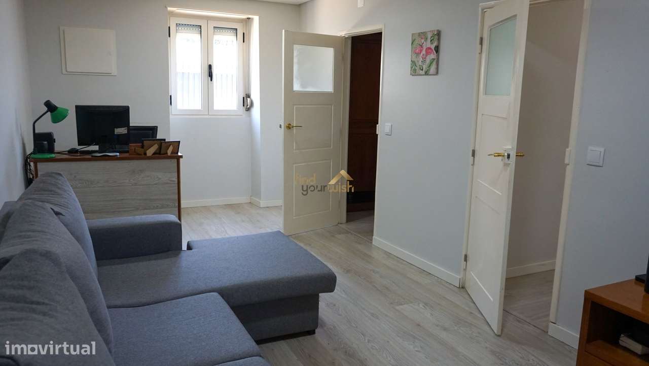 Quintinha Renovada com Terreno de 14.760 m² em Carvalhal, Turquel-12