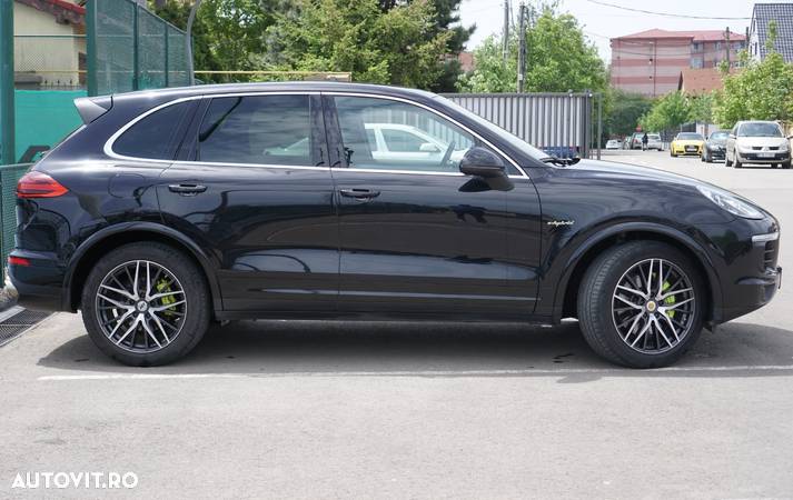 Porsche Cayenne S Hybrid Tiptronic S - 3