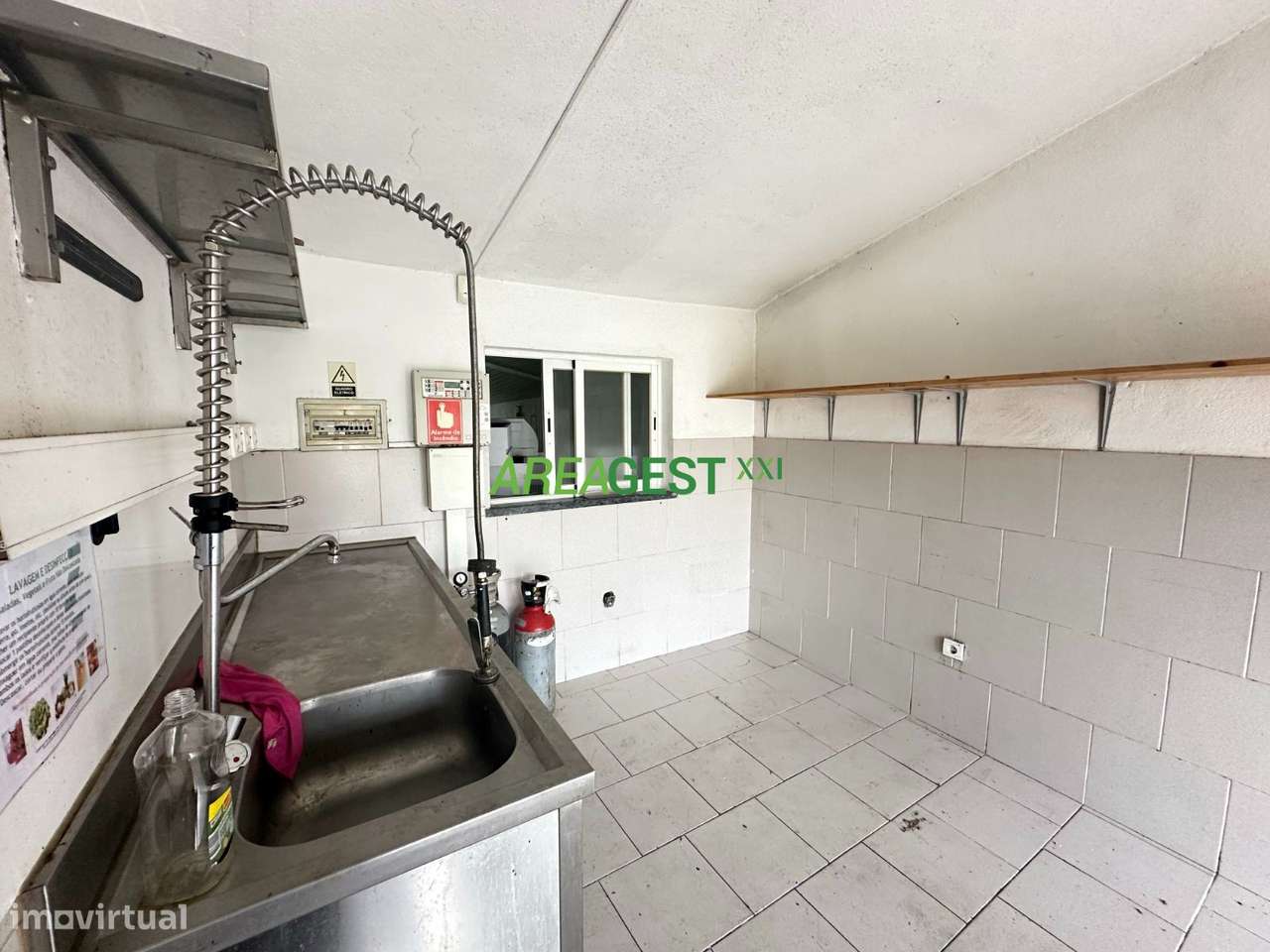 Prédio em propriedade total em Charneca de Caparica-17