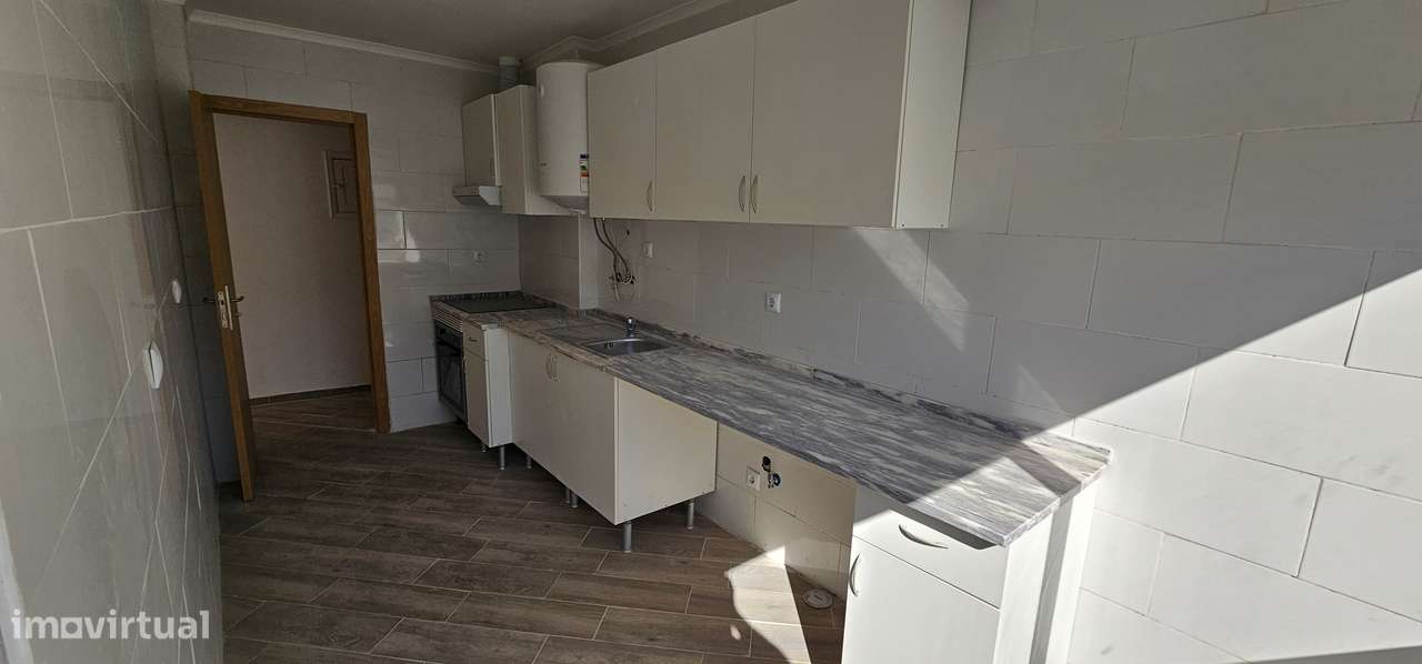 T2 com remodelação a estrear, vista rio, Freguesia São Vicente, Lisboa - Grande imagem: 4/29