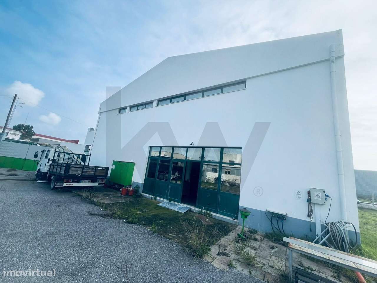 Armazém 767m2 com terreno 1854m2-17