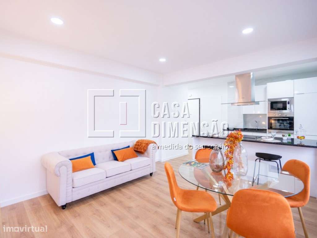 Apartamento de tipologia T3 com varanda, mobilado e equipado em Ben...-5