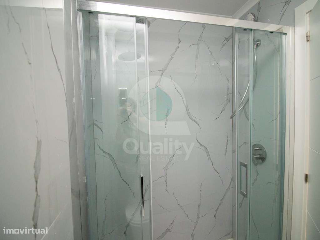 Apartamento T2 totalmente remodelado, localizado numa das zonas mai...-19