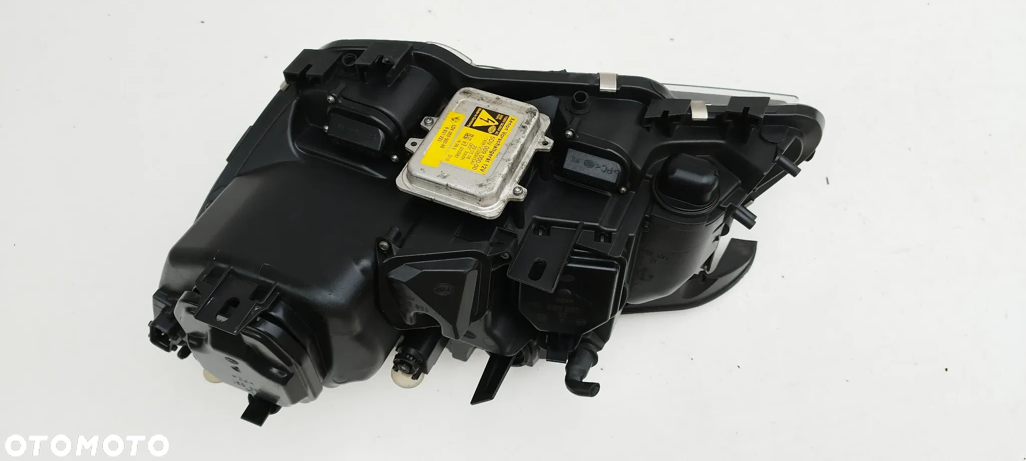 BMW 7 E65 E66 2005-2008 Bi Xenon Nieskrętny Prawy - 4