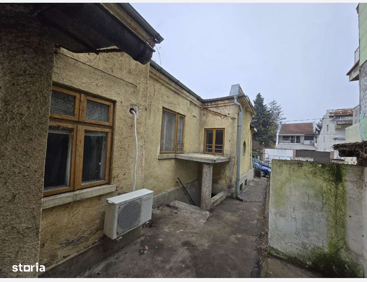 Casă Piață centrală-2