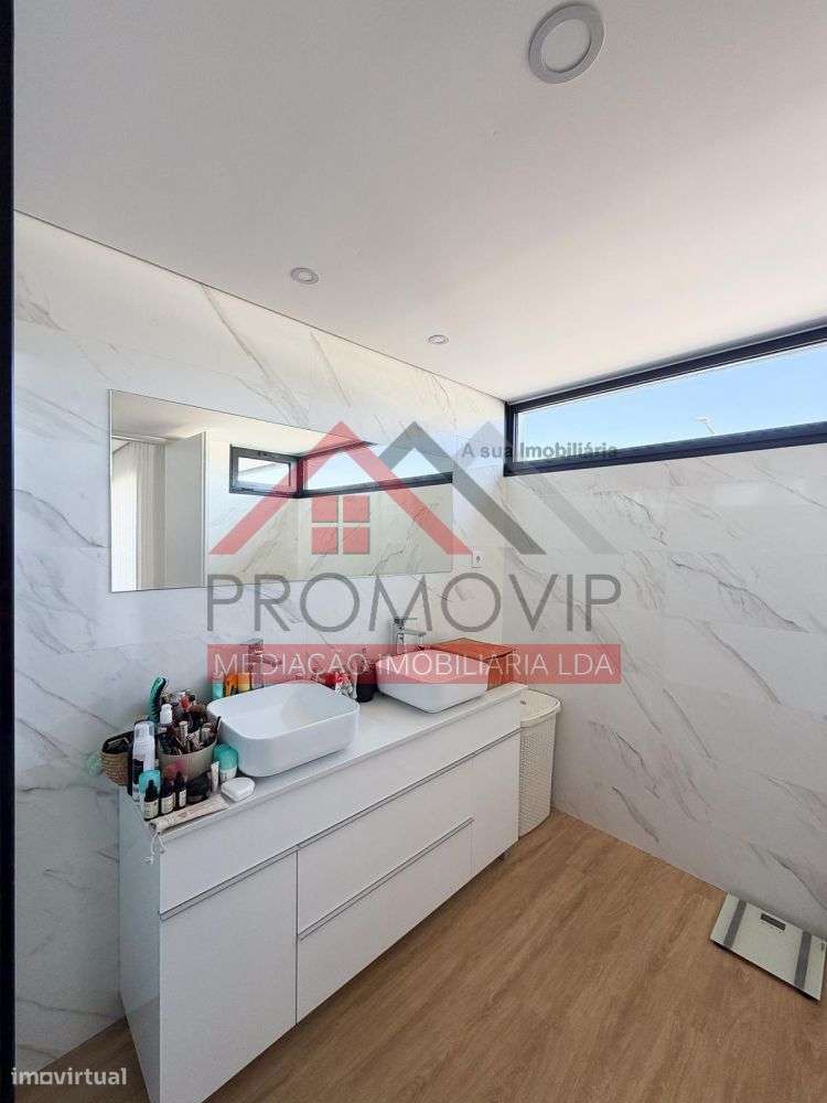 Moradia em Banda T3 Seminova Santo Tirso-22