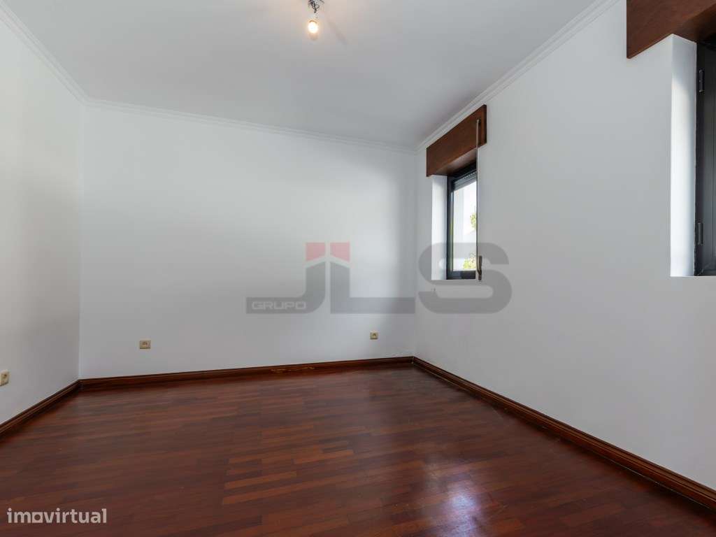 Moradia T4+1 com Dupla Cozinha e Vista Mar - Potencial de Investime...-15