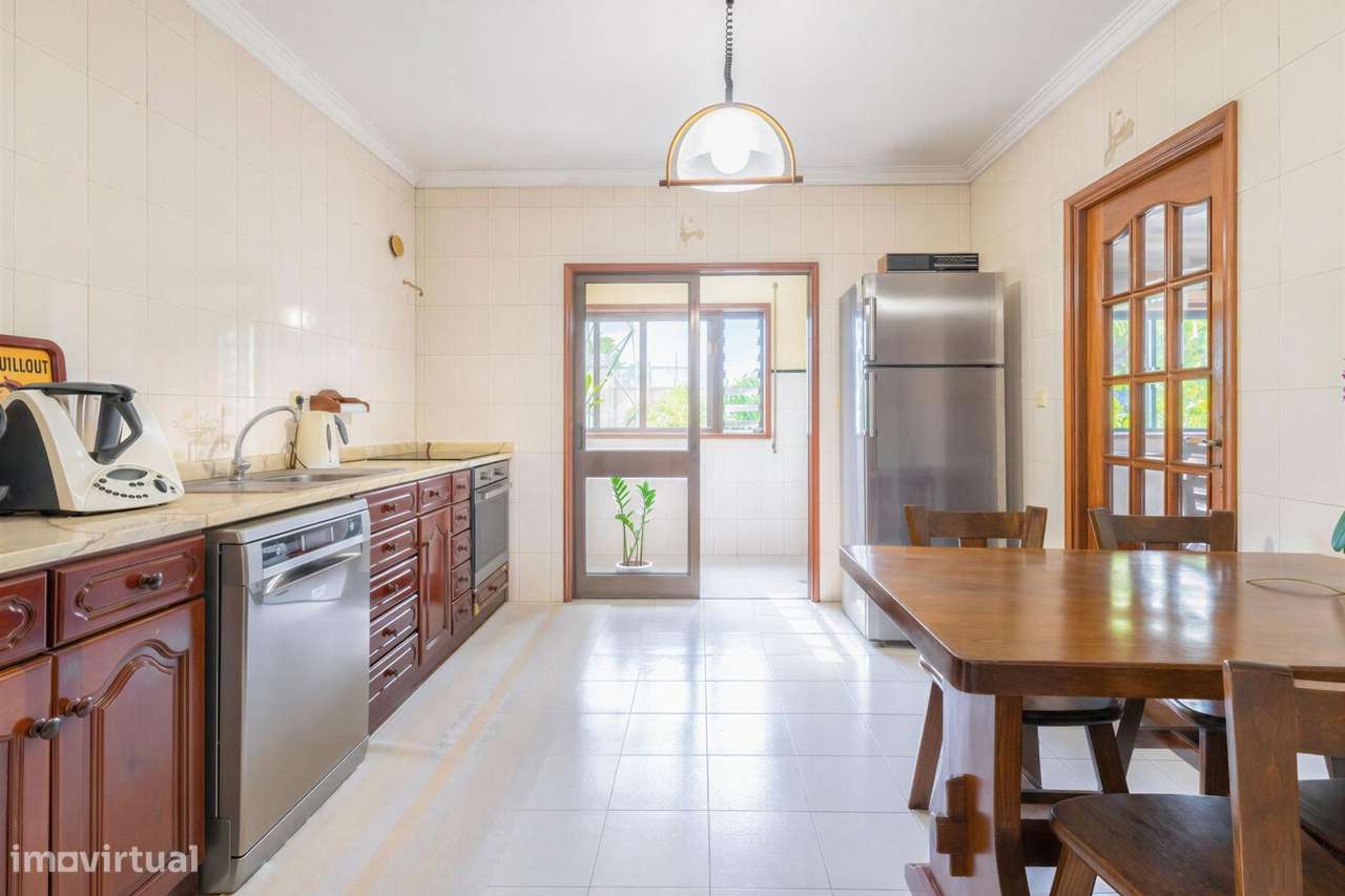 T3 | 113 m2 - Garagem fechada - Varanda - Centro da Maia-5