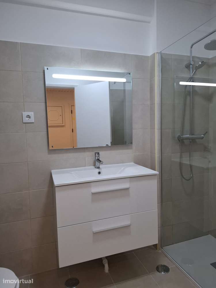 Apartamento T2 com elevador em Sintra-14