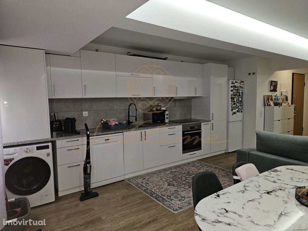 Apartamento T2 Totalmente Renovado