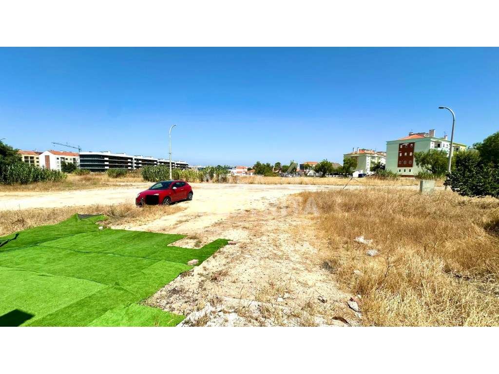 Apartamento T1 com Logradouro e Arrecadação/Garagem no Afonsoeiro -...-26