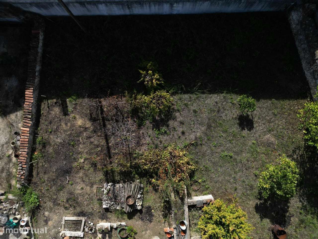 Terreno urbano com 320 m2 situado na Póvoa de Santarém - Grande imagem: 3/17