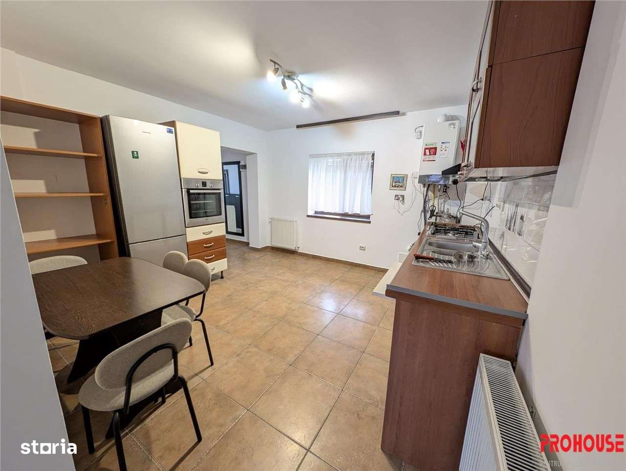 Vila in oras-apartament 3 camere - Imagine principală: 4/14