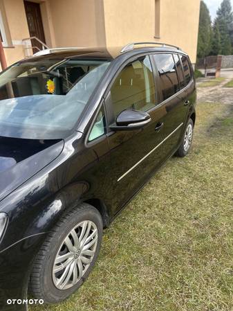 Volkswagen Touran 2.0 TDI DPF Highline - 3