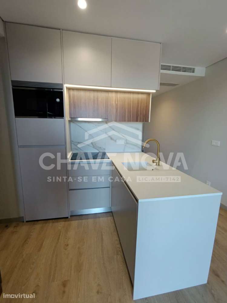 Estúdio T1 no Douro Tower, Vista Rio e Piscina no Rooftop - Grande imagem: 4/15