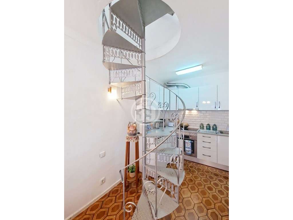 Casa histórica renovada e com fantástica vista mar na zona mais ant...-10