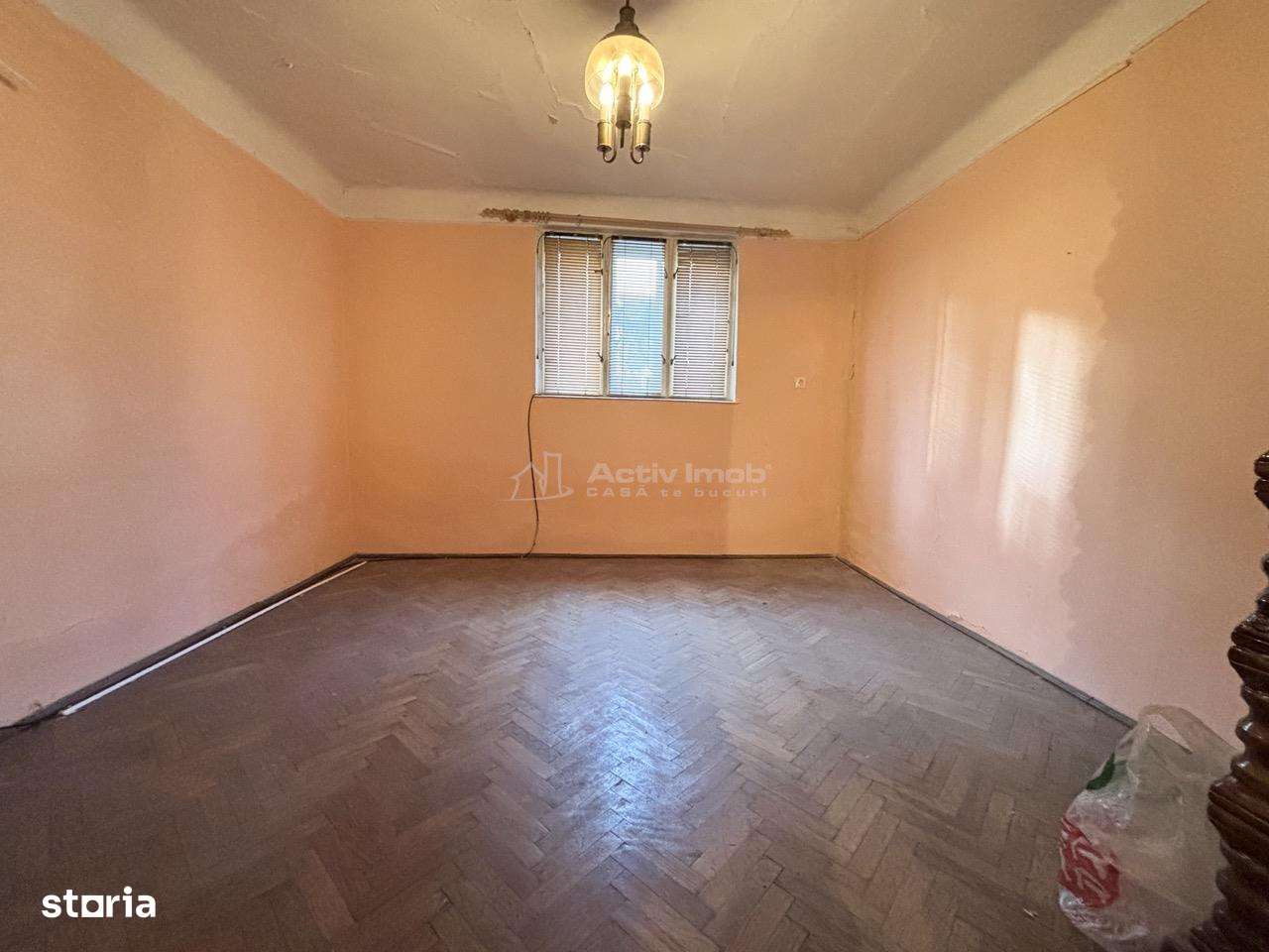 Casa singur in curte -  intrare auto - 78 mp util - teren aferent 320 - Imagine principală: 4/13