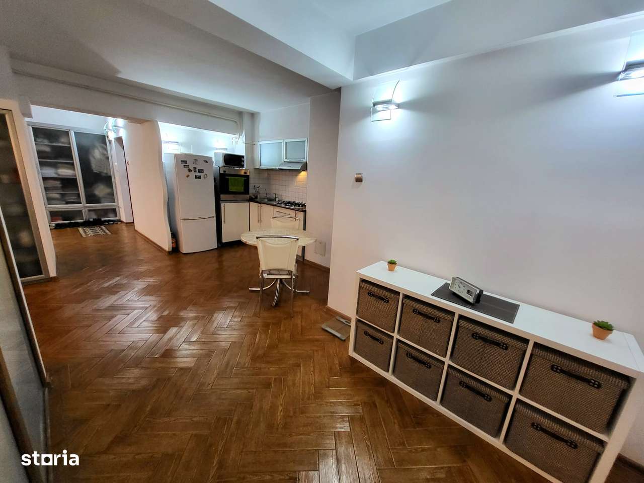 4 camere Centrul Bloc PESCĂRUȘ pret 205000 euro-4